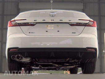 2026 Toyota Camry SE - miniatura 7