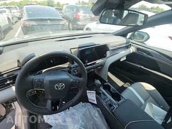 2026 Toyota Camry SE - miniatura 17