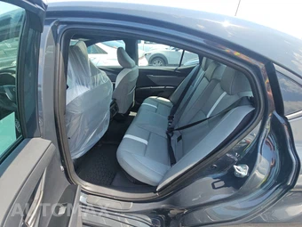 2026 Toyota Camry SE - miniatura 19