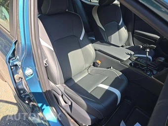 2026 Toyota Camry SE - miniatura 18