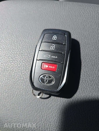 2026 Toyota Camry SE - miniatura 8