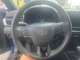 2026 Toyota Camry SE – miniatura 10