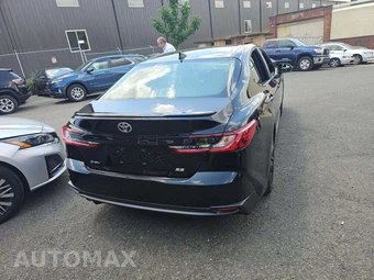 2026 Toyota Camry SE - miniatura 3