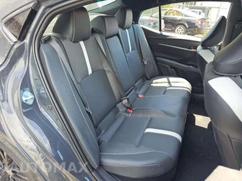 2026 Toyota Camry SE – miniatura 16