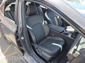 2026 Toyota Camry SE – miniatura 18