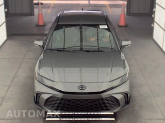 2026 Toyota Camry SE - miniatura 2