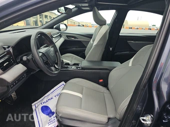 2026 Toyota Camry SE - miniatura 7