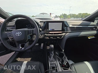 2026 Toyota Camry SE - miniatura 17
