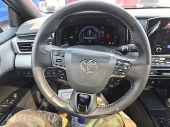 2026 Toyota Camry SE - miniatura 10