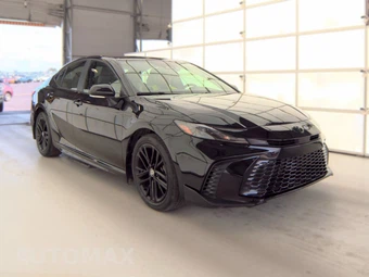 2026 Toyota Camry SE - miniatura 3