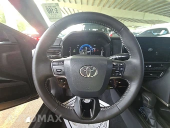 2026 Toyota Camry XLE - miniatura 10