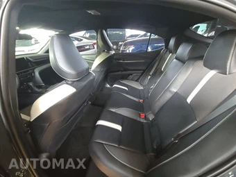 2026 Toyota Camry XLE - miniatura 13
