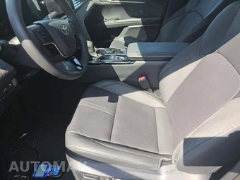 2026 Toyota Camry XLE - miniatura 6