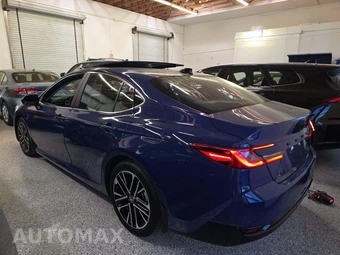 2026 Toyota Camry XLE - miniatura 2