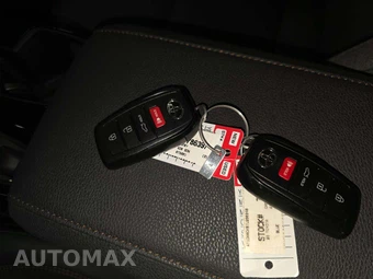 2026 Toyota Camry XLE - miniatura 8