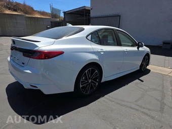 2026 Toyota Camry XSE - miniatura 3
