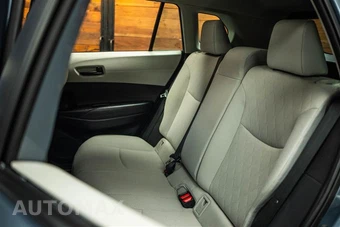2026 Toyota Corolla Cross L - miniatura 10