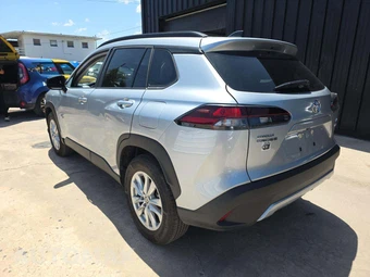 2026 Toyota Corolla Cross LE - miniatura 2