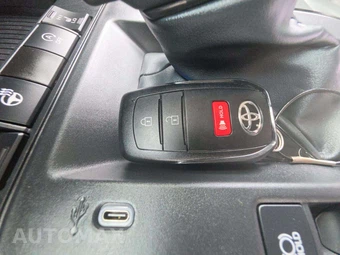 2026 Toyota Corolla Cross XLE - miniatura 8