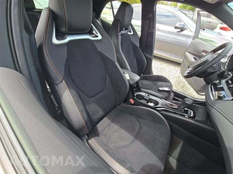 2026 Toyota Corolla Hatchback SE - miniatura 18
