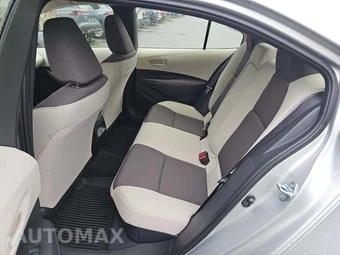 2026 Toyota Corolla Hybrid LE Sedan - miniatura 13