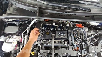 2026 Toyota Corolla Hybrid LE Sedan - miniatura 18