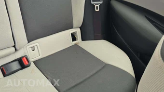 2026 Toyota Corolla LE Sedan - miniatura 19