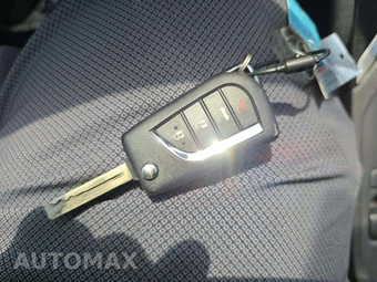2026 Toyota Corolla LE Sedan – miniatura 8