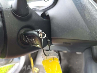 2026 Toyota Corolla LE Sedan - miniatura 8