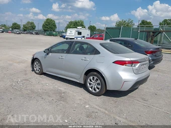2026 Toyota Corolla LE Sedan - miniatura 4