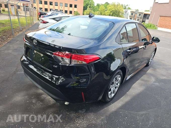 2026 Toyota Corolla LE Sedan - miniatura 3