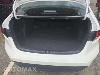 2026 Toyota Corolla LE Sedan - miniatura 14