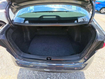 2026 Toyota Corolla LE Sedan - miniatura 14