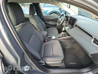 2026 Toyota Corolla LE Sedan - miniatura 14