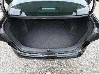 2026 Toyota Corolla LE Sedan - miniatura 14