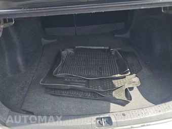 2026 Toyota Corolla LE Sedan - miniatura 16