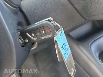 2026 Toyota Corolla LE Sedan - miniatura 8