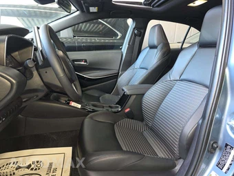 2026 Toyota Corolla XSE Sedan - miniatura 6