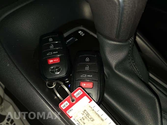 2026 Toyota Corolla XSE Sedan - miniatura 8