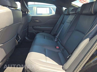 2026 Toyota Crown Platinum - miniatura 13