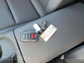 2026 Toyota Crown Signia Limited - miniatura 8