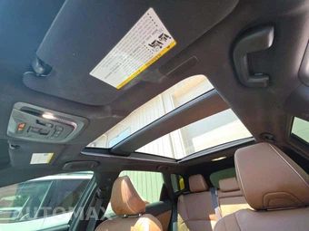 2026 Toyota Crown Signia Limited - miniatura 11