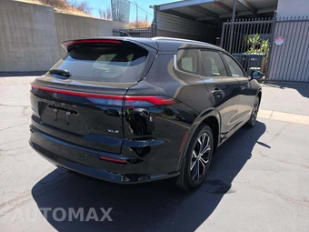 2026 Toyota Crown Signia XLE - miniatura 3
