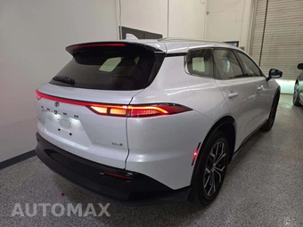 2026 Toyota Crown Signia XLE - miniatura 3