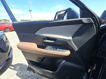 2026 Toyota Grand Highlander Platinum - miniatura 9