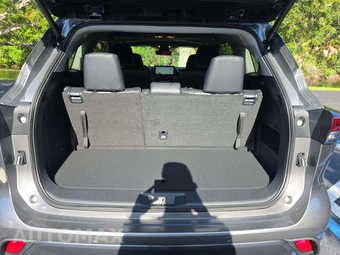 2026 Toyota Highlander Limited - miniatura 12