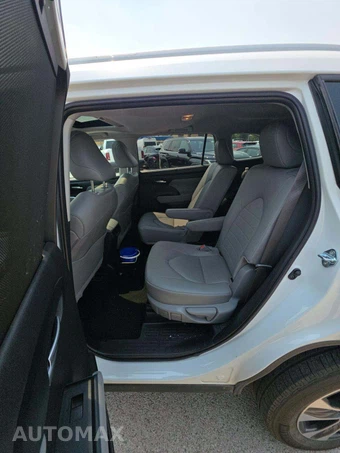 2026 Toyota Highlander XLE - miniatura 10