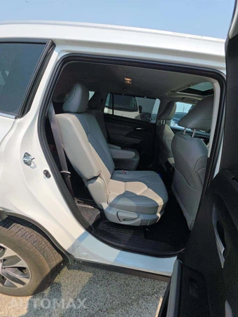 2026 Toyota Highlander XLE - miniatura 14