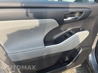 2026 Toyota Highlander XLE - miniatura 9