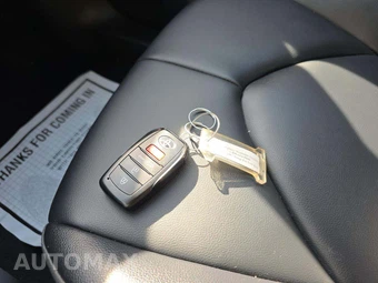 2026 Toyota Highlander XLE - miniatura 8